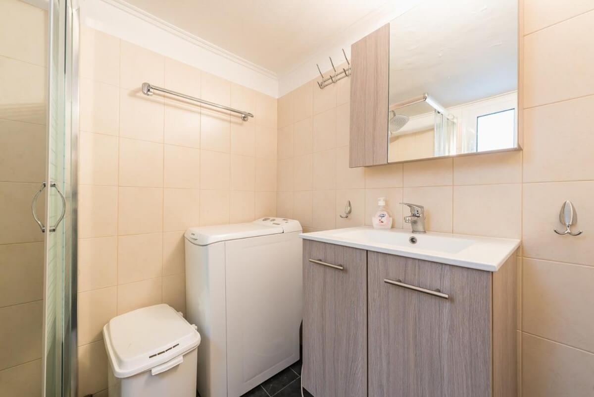 Topfloor Central Apt With Urban Views,3' To Metro Athen Eksteriør billede
